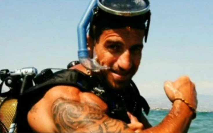 «Μαχαίρι εσείς; Σούβλα εγώ» – Ο εκπαιδευτής ΟΥΚ περιγράφει πως εξουδετέρωσε τους ληστές που μπήκαν στο σπίτι του (βίντεο)